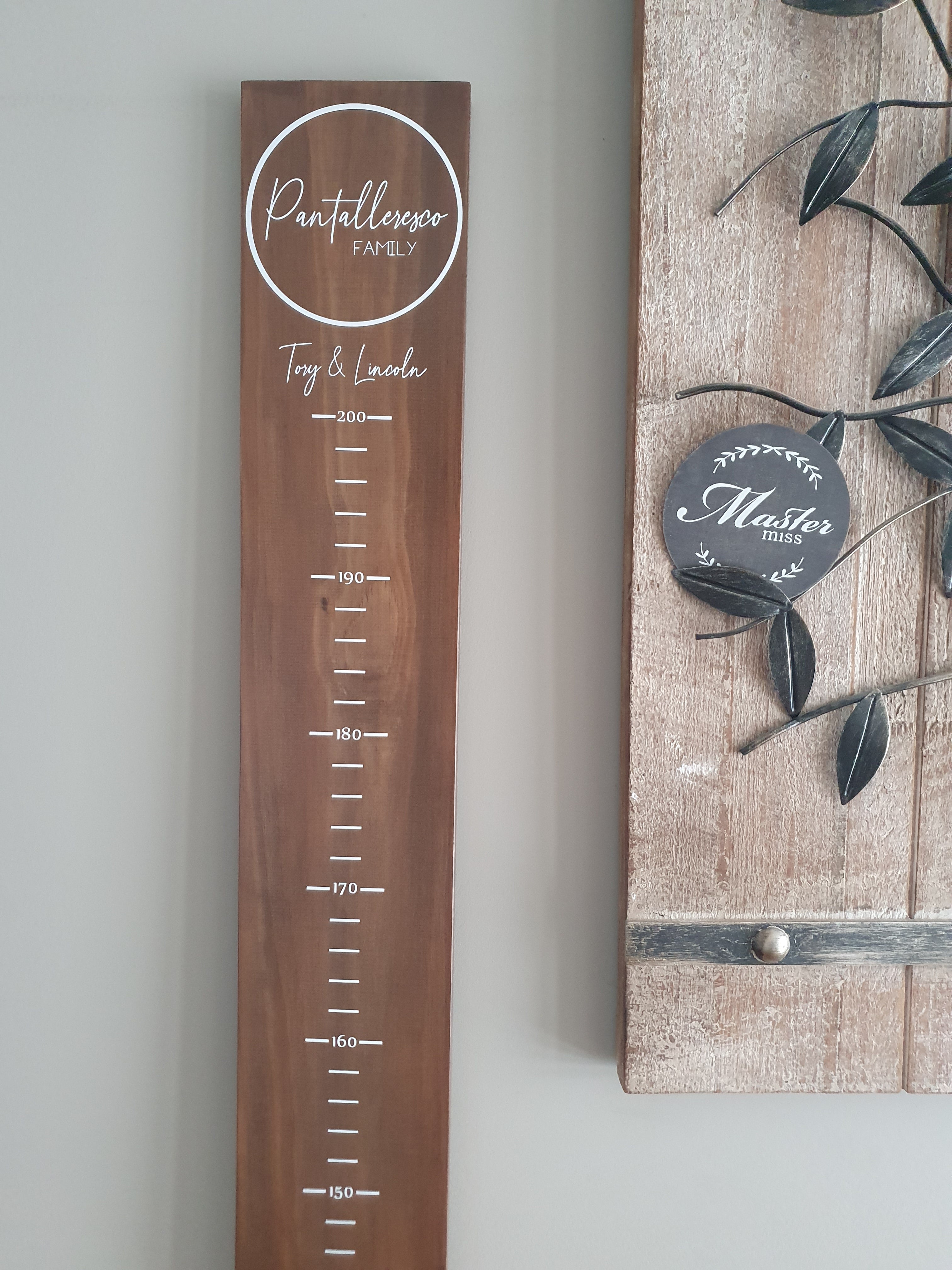 Personalised Height Chart Family Circle + Children's names Master Miss